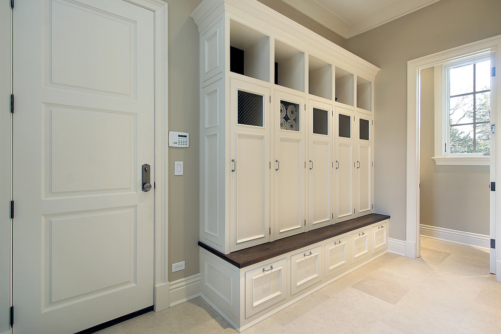 A mudroom with built-ins